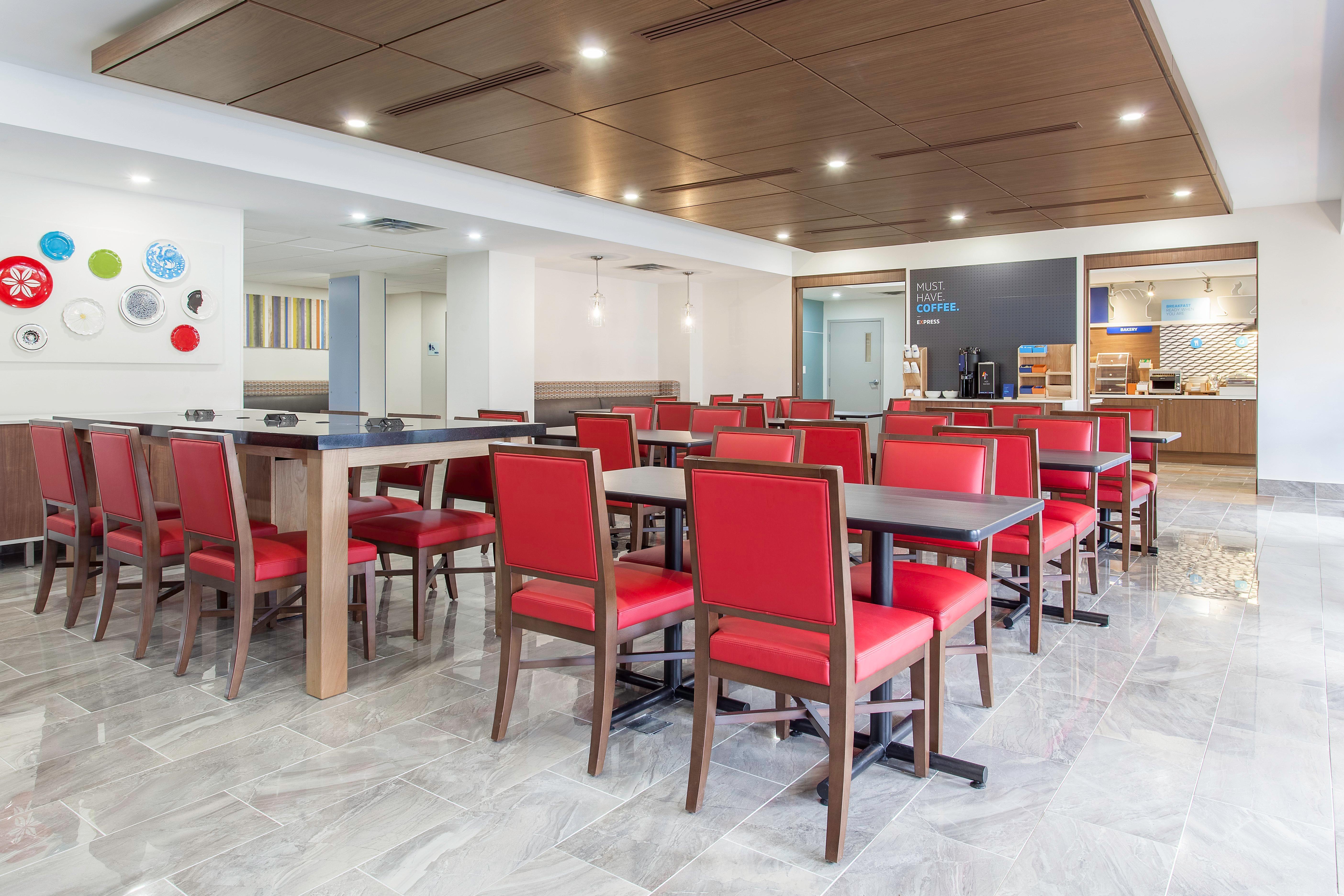 Holiday Inn Express & Suites Mississauga-Toronto Southwest By Ihg Exterior photo