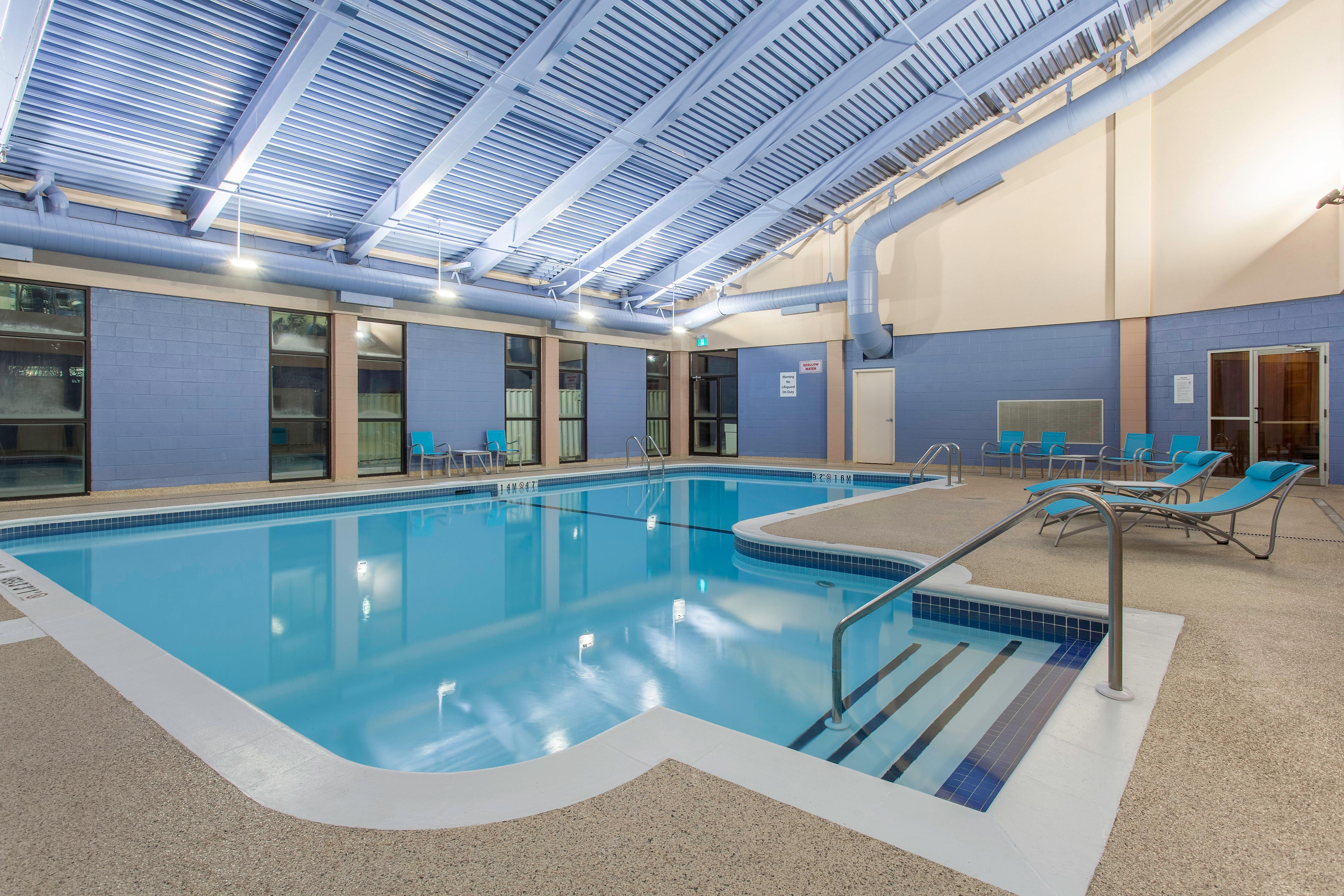 Holiday Inn Express & Suites Mississauga-Toronto Southwest By Ihg Exterior photo