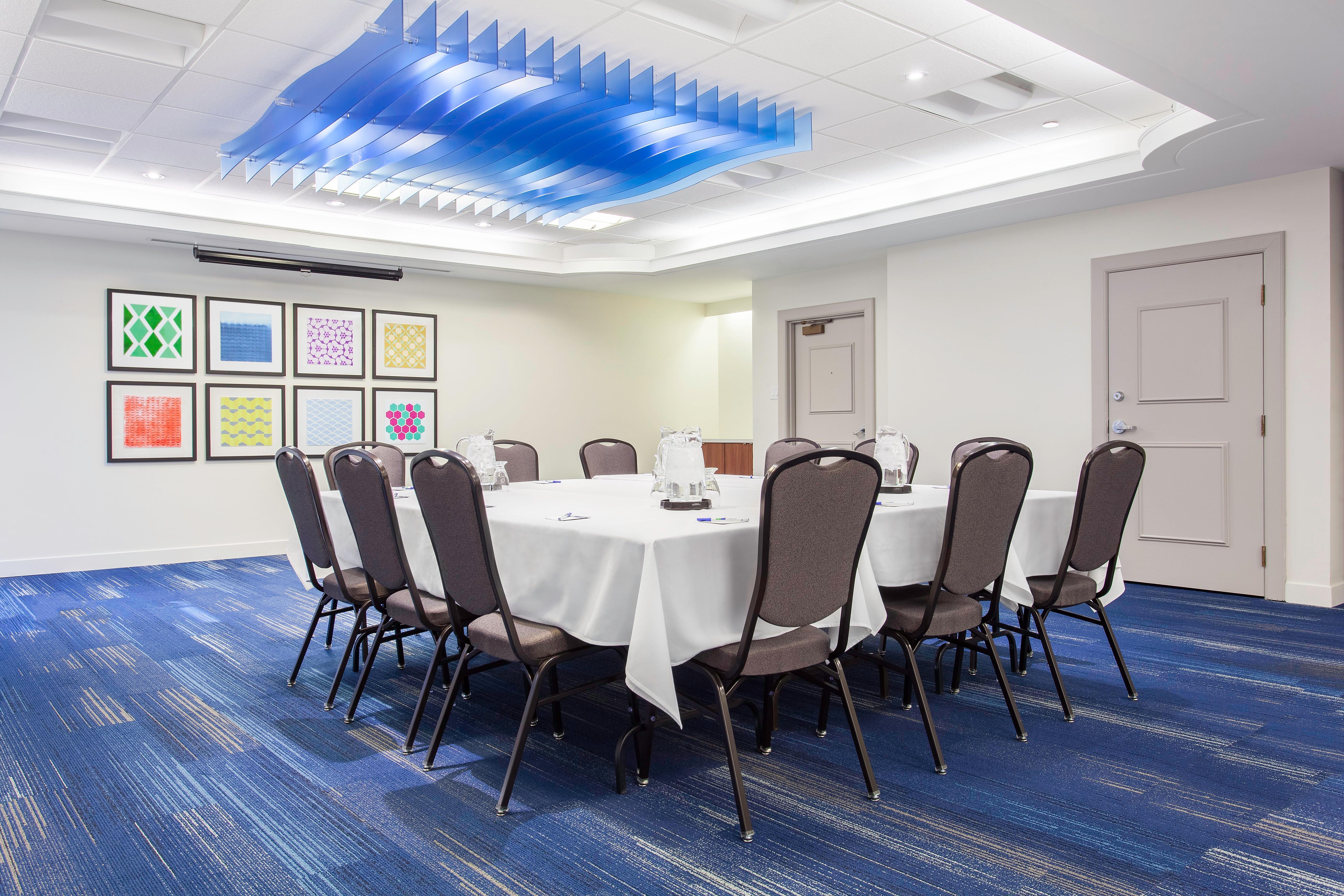 Holiday Inn Express & Suites Mississauga-Toronto Southwest By Ihg Exterior photo