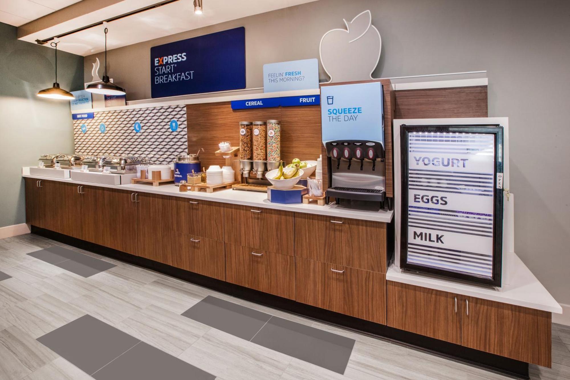Holiday Inn Express & Suites Mississauga-Toronto Southwest By Ihg Exterior photo