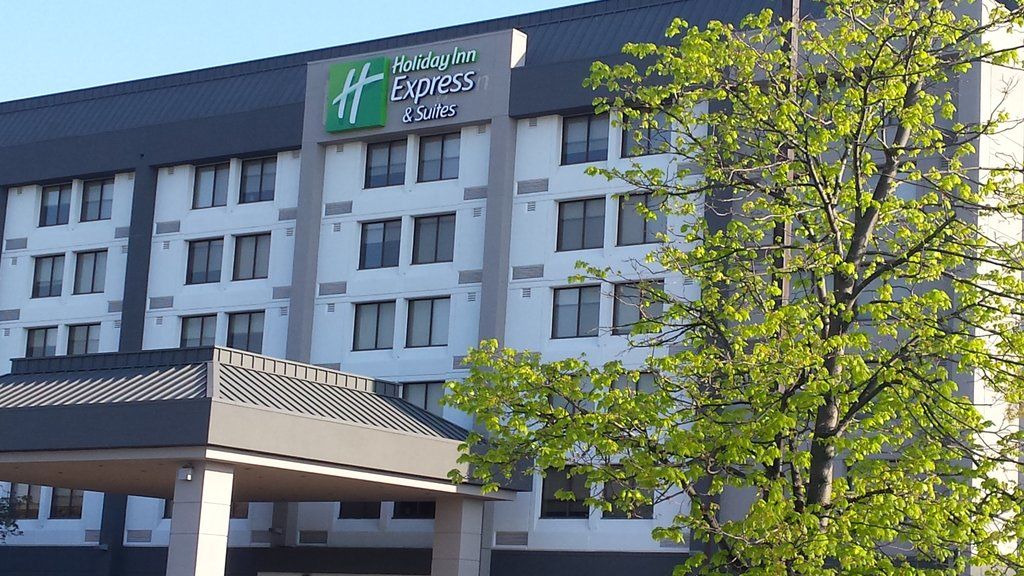 Holiday Inn Express & Suites Mississauga-Toronto Southwest By Ihg Exterior photo