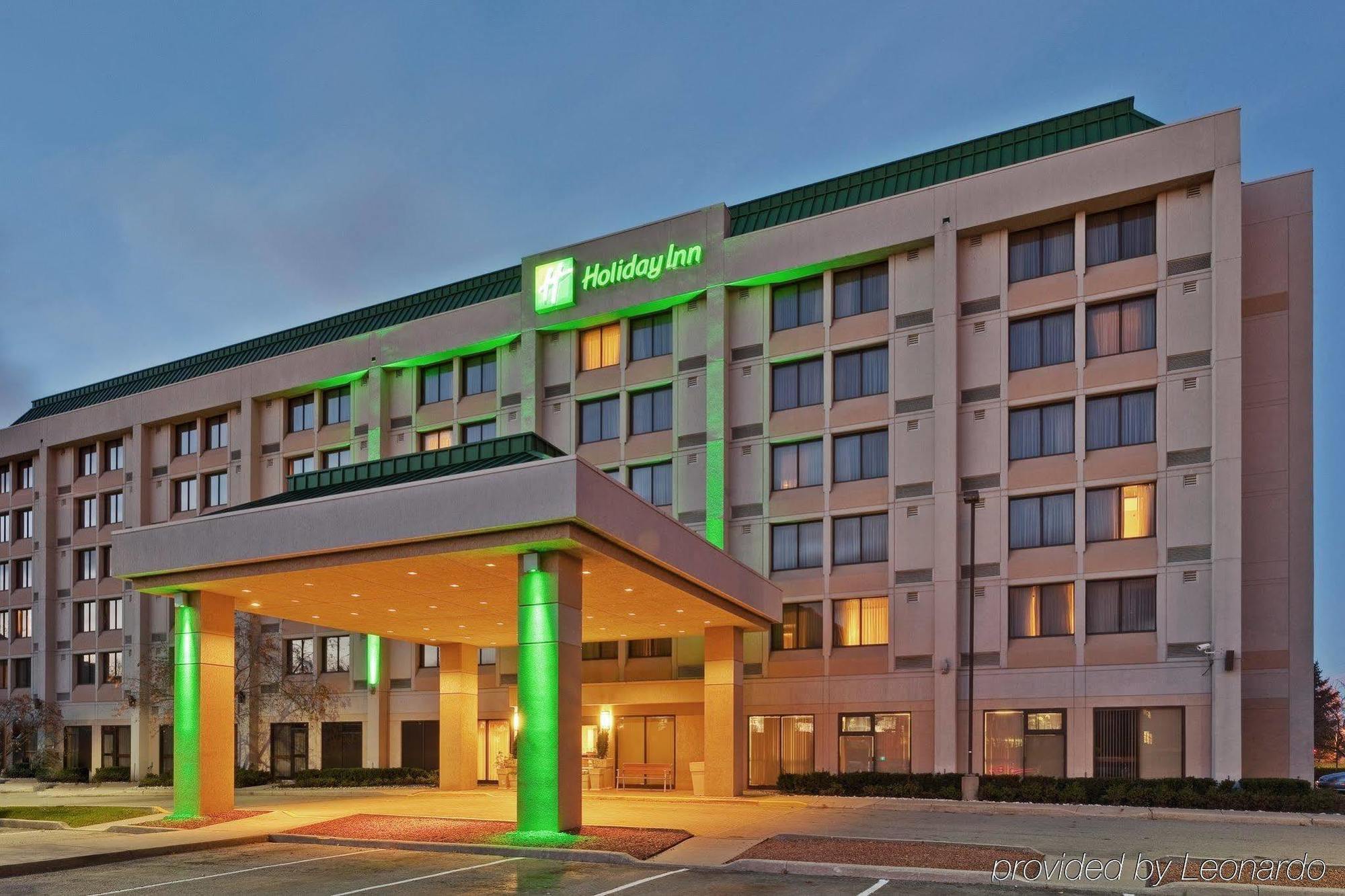 Holiday Inn Express & Suites Mississauga-Toronto Southwest By Ihg Exterior photo